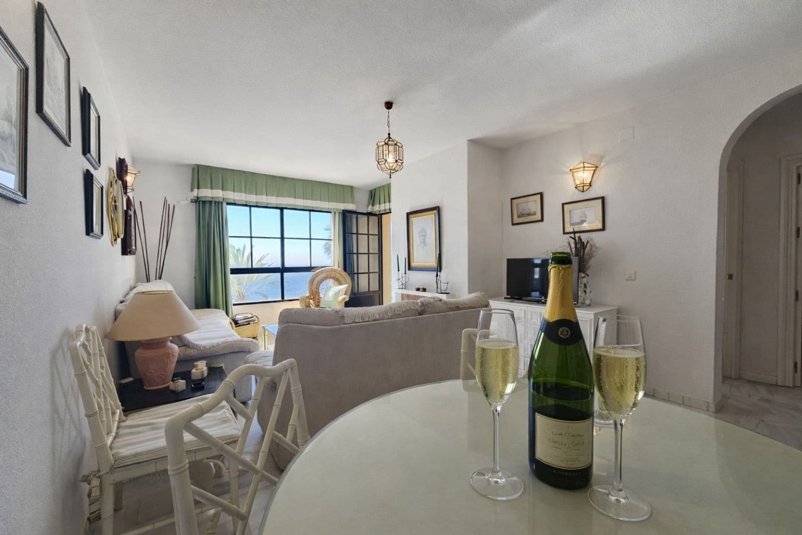 2 bedroom Beach Apartment for sale in Calahonda - € 490,000 (Ref: 9743151)