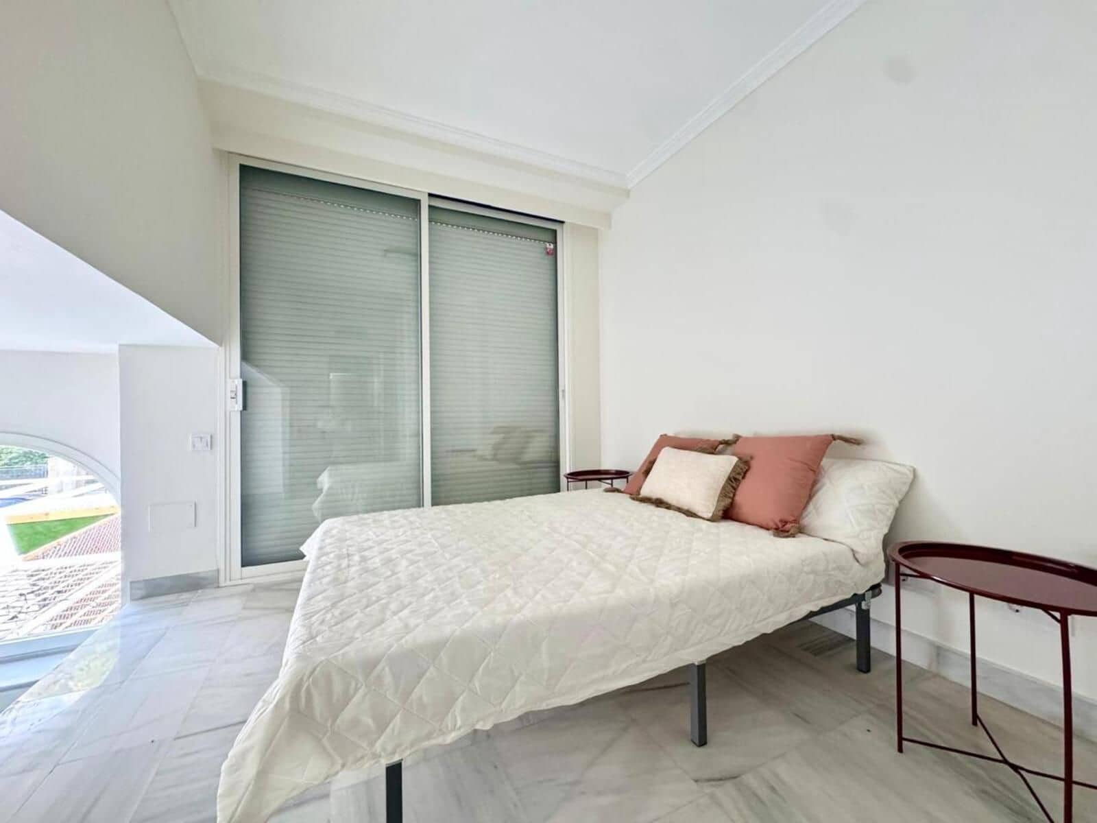 2 soveværelse Lejlighed til salg i Golden Mile - € 849.000 (Ref: 9784564)