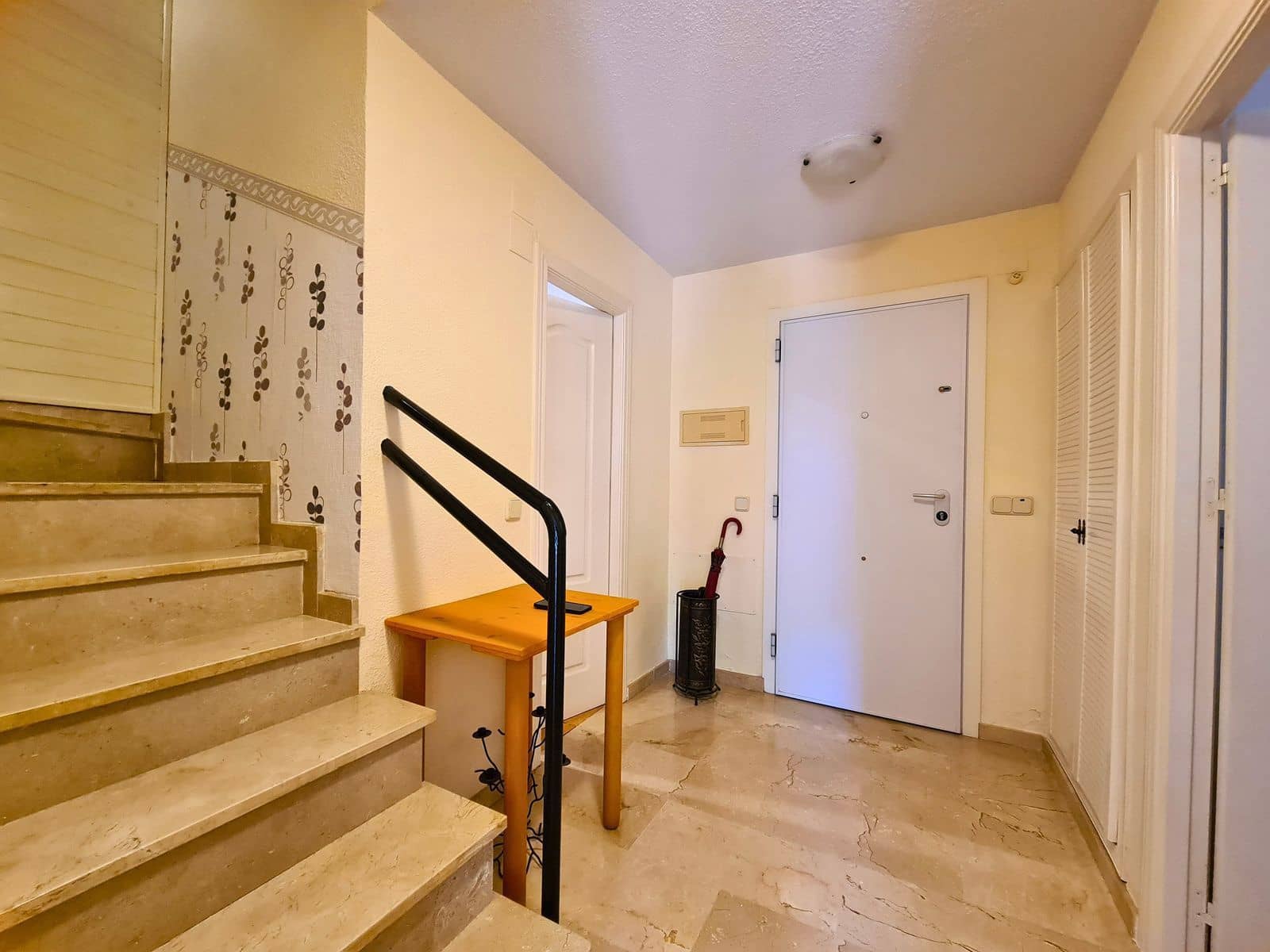 3 makuuhuone Paritalo myytävänä paikassa La Duquesa / Puerto de la Duquesa - 369 000 € (Ref: 9784572)