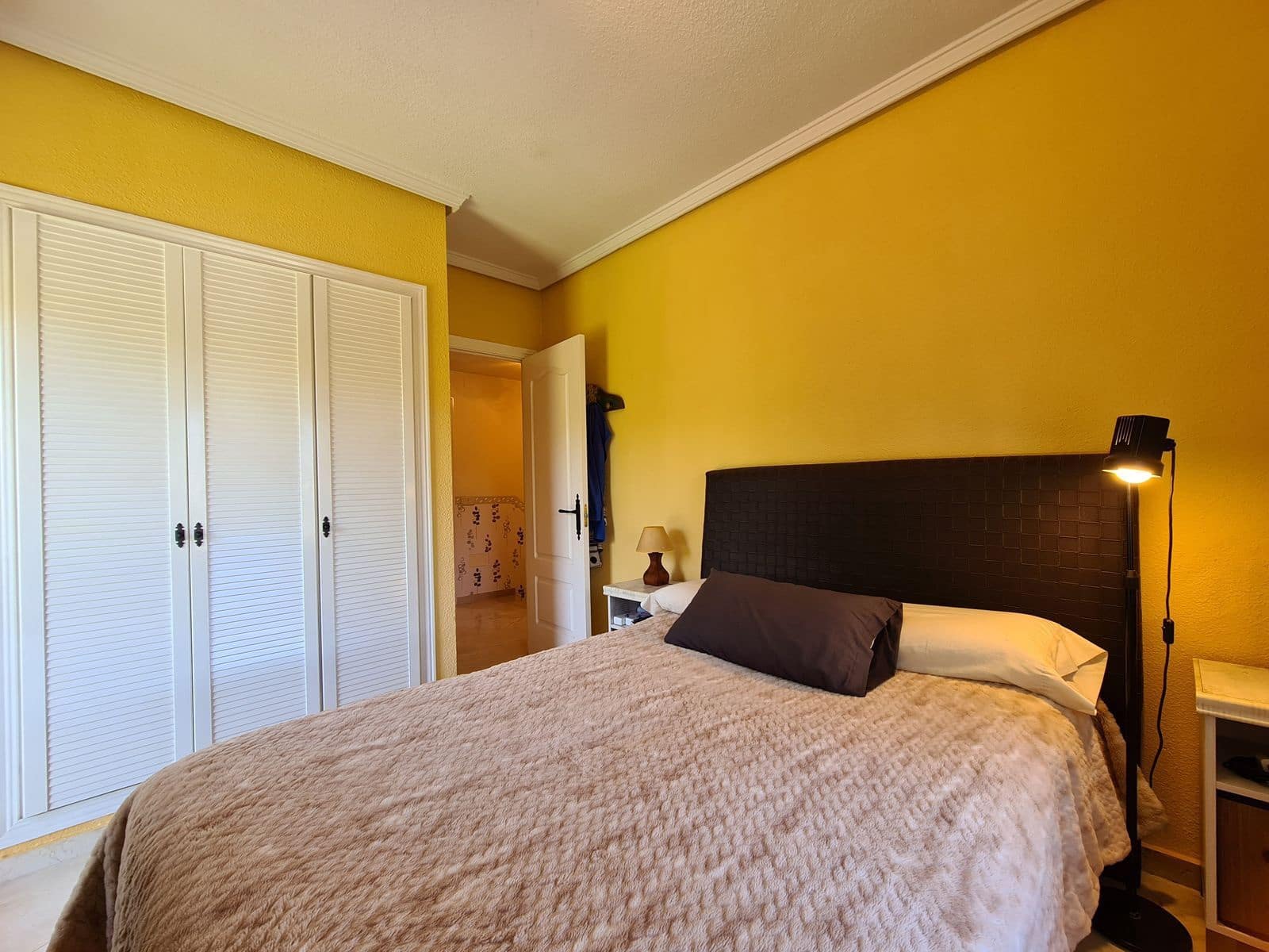 3 makuuhuone Paritalo myytävänä paikassa La Duquesa / Puerto de la Duquesa - 369 000 € (Ref: 9784572)