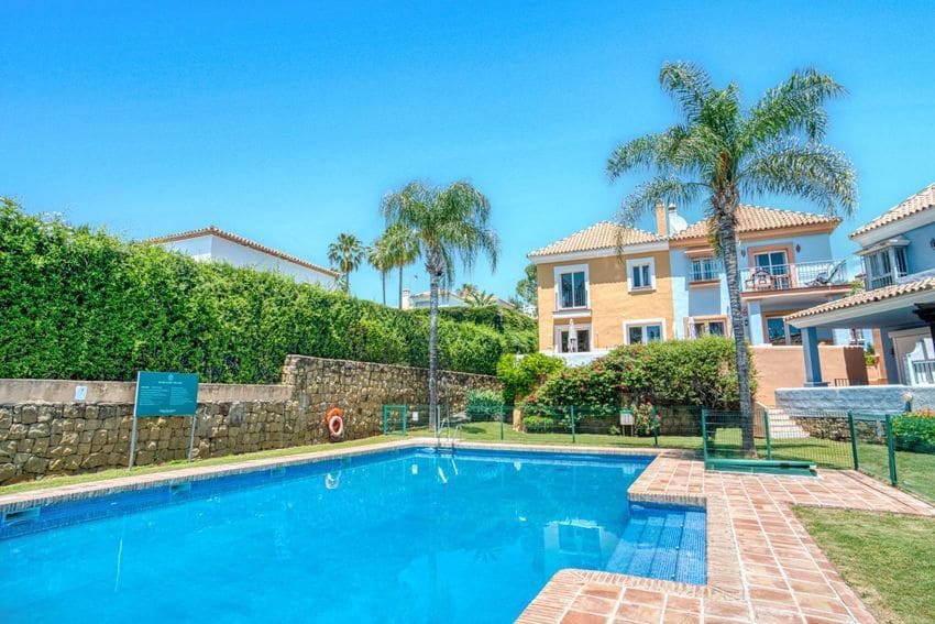 2 sypialnia Dom na sprzedaż w Nueva Andalucia - 715 000 € (Ref: 9784573)