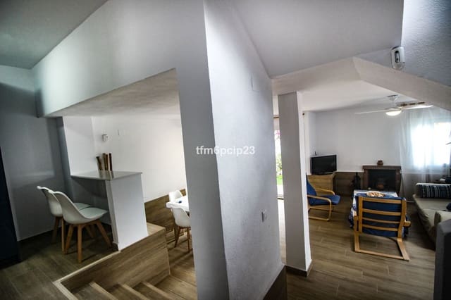 4 slaapkamer Halfvrijstaande villa te koop in Bahia de Casares, Casares - € 875.000 (Ref: 9784575)