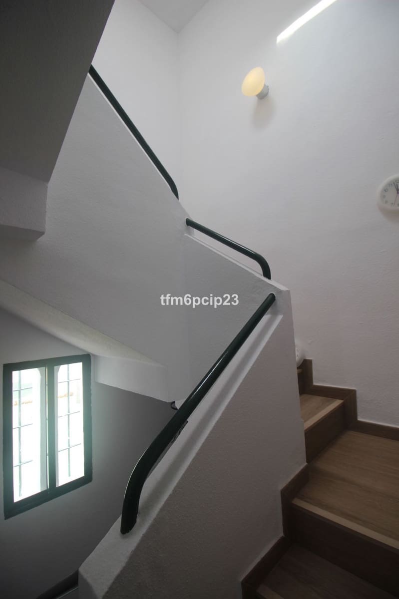 4 slaapkamer Halfvrijstaande villa te koop in Bahia de Casares - € 875.000 (Ref: 9784575)