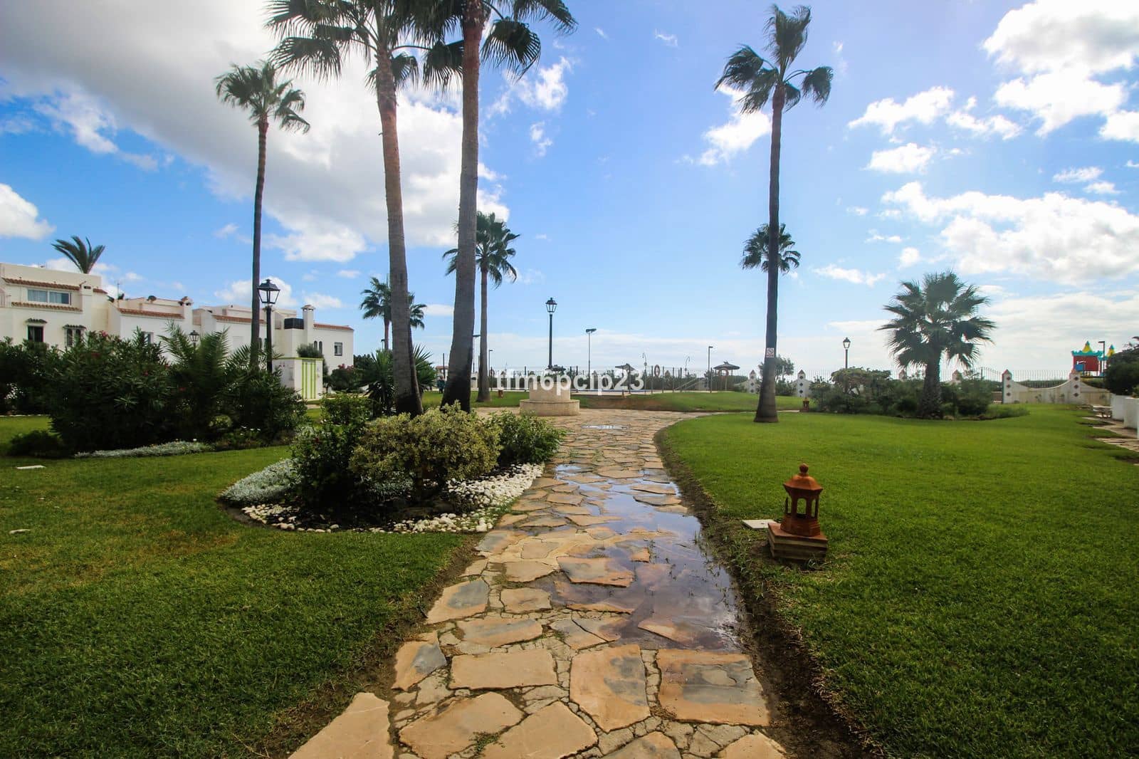 4 slaapkamer Halfvrijstaande villa te koop in Bahia de Casares - € 875.000 (Ref: 9784575)