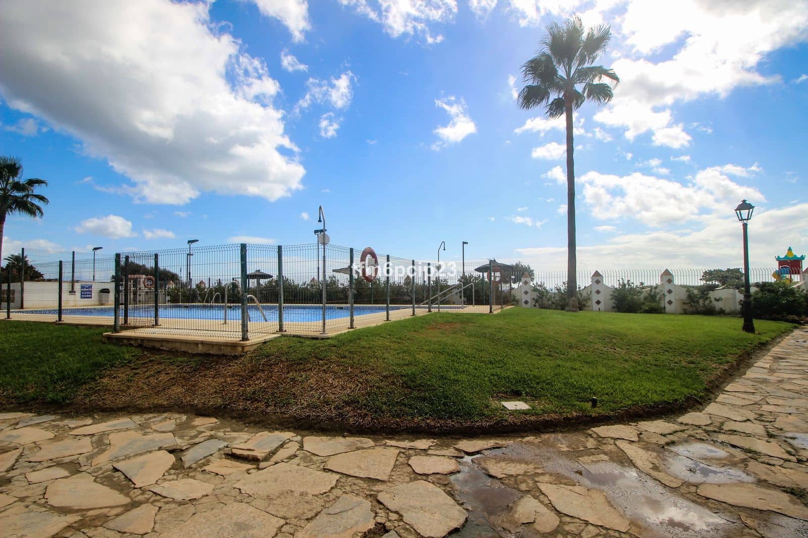 4 slaapkamer Halfvrijstaande villa te koop in Bahia de Casares - € 875.000 (Ref: 9784575)