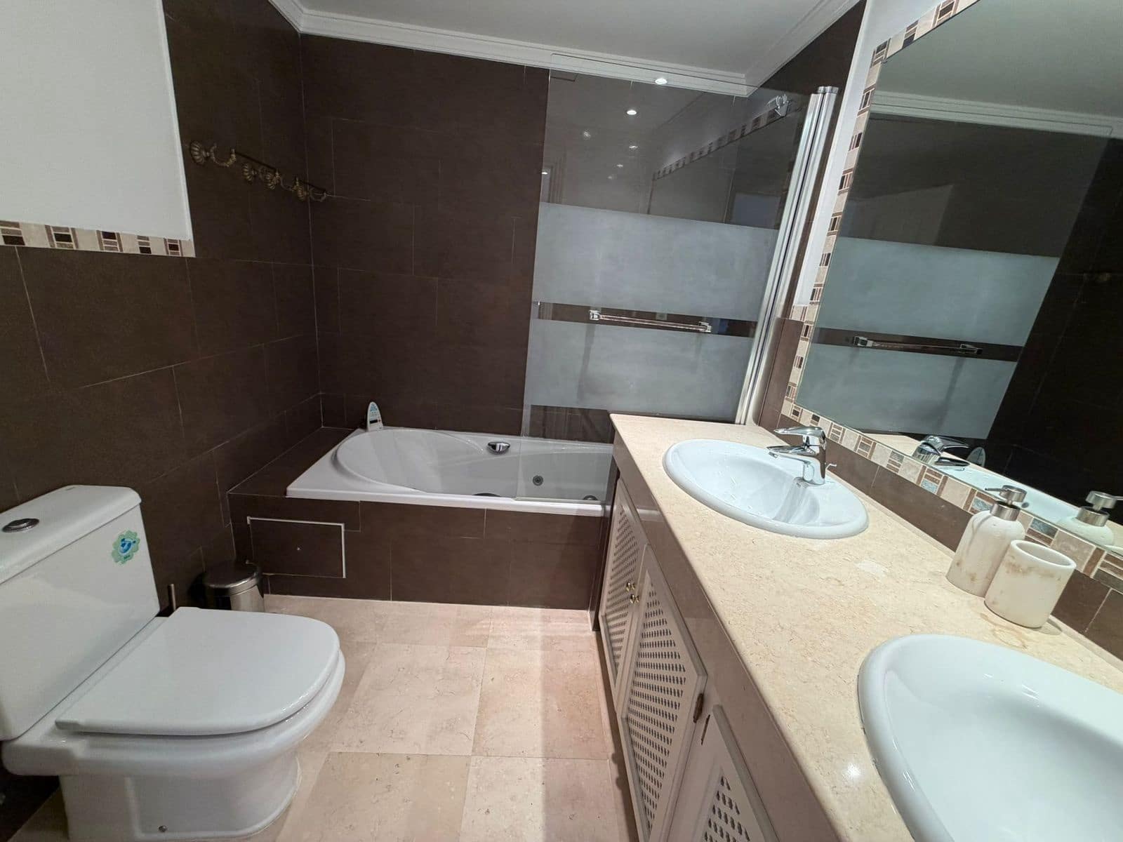 4 chambre Maison de Ville à vendre à Benahavis - 930 000 € (Ref: 9784583)