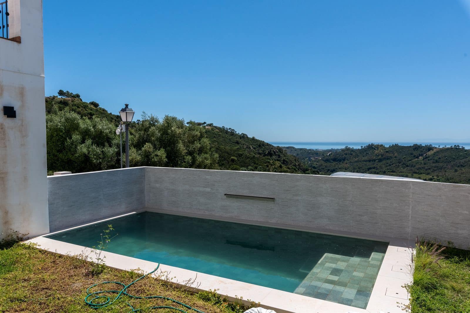 4 makuuhuone Omakotitalo myytävänä paikassa Benahavis - 980 000 € (Ref: 9784585)