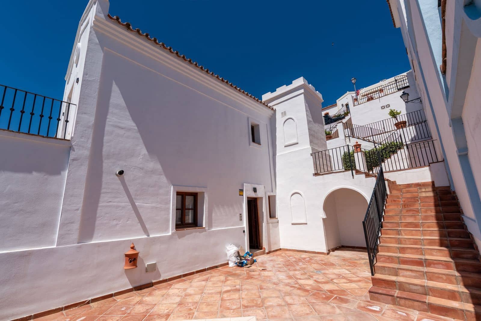 4 makuuhuone Omakotitalo myytävänä paikassa Benahavis - 980 000 € (Ref: 9784585)