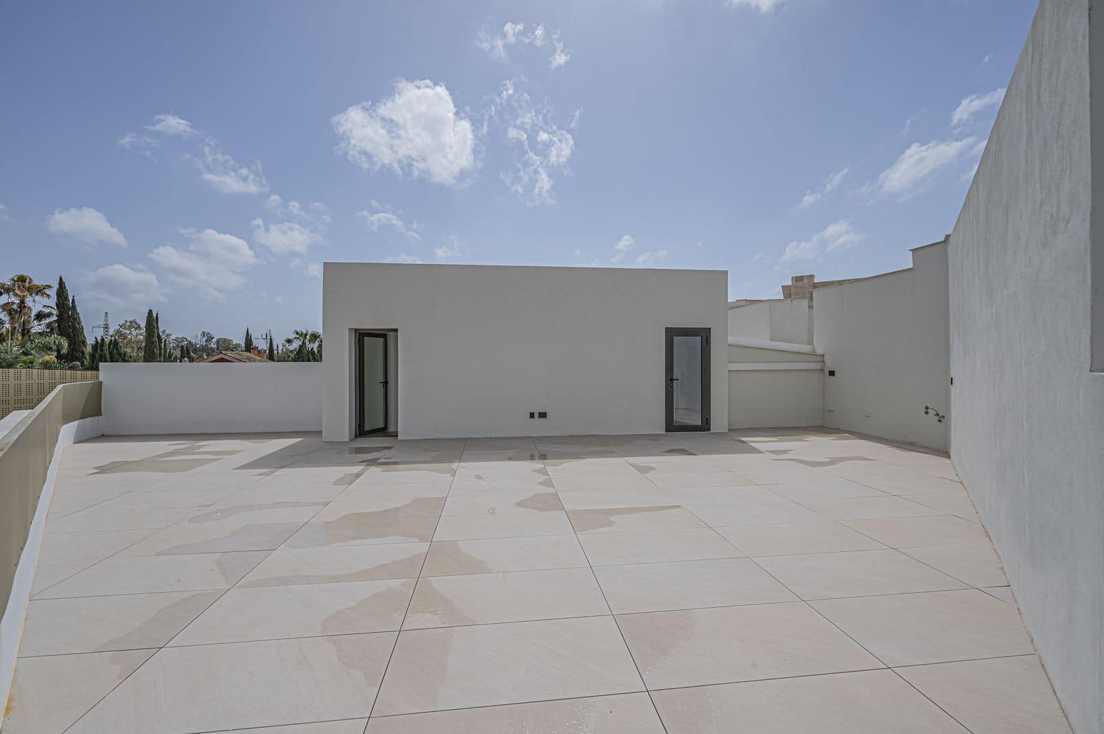 1 bedroom Apartment for sale in Golden Mile - € 1,750,000 (Ref: 9784587)