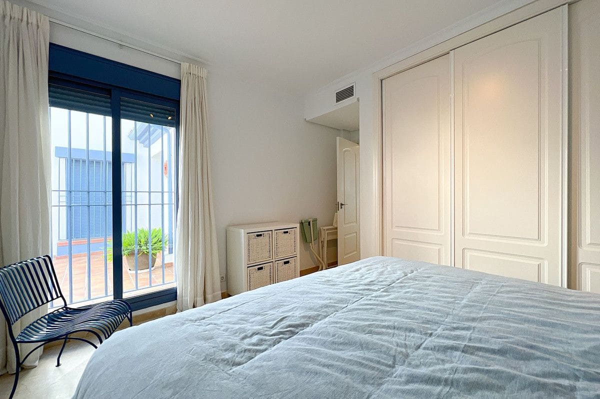 3 slaapkamer Huis te koop in La Alcaidesa - € 875.000 (Ref: 9784590)