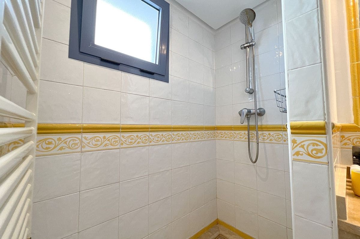 3 slaapkamer Huis te koop in La Alcaidesa - € 875.000 (Ref: 9784590)