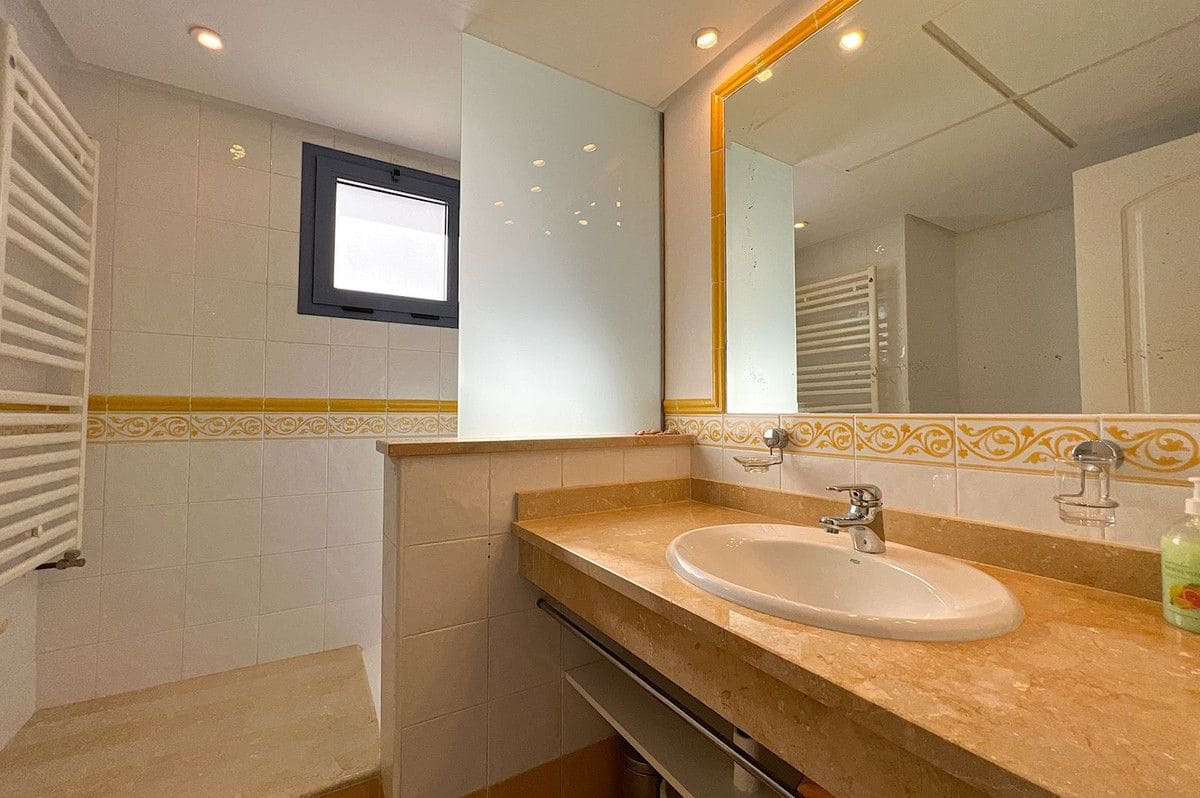 3 slaapkamer Huis te koop in La Alcaidesa - € 875.000 (Ref: 9784590)