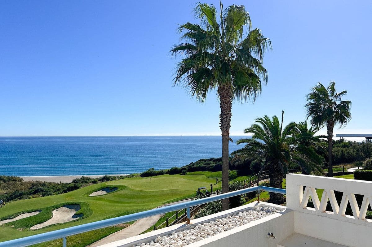 3 slaapkamer Huis te koop in La Alcaidesa - € 875.000 (Ref: 9784590)