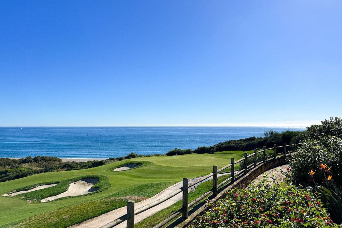 3 slaapkamer Huis te koop in La Alcaidesa - € 875.000 (Ref: 9784590)