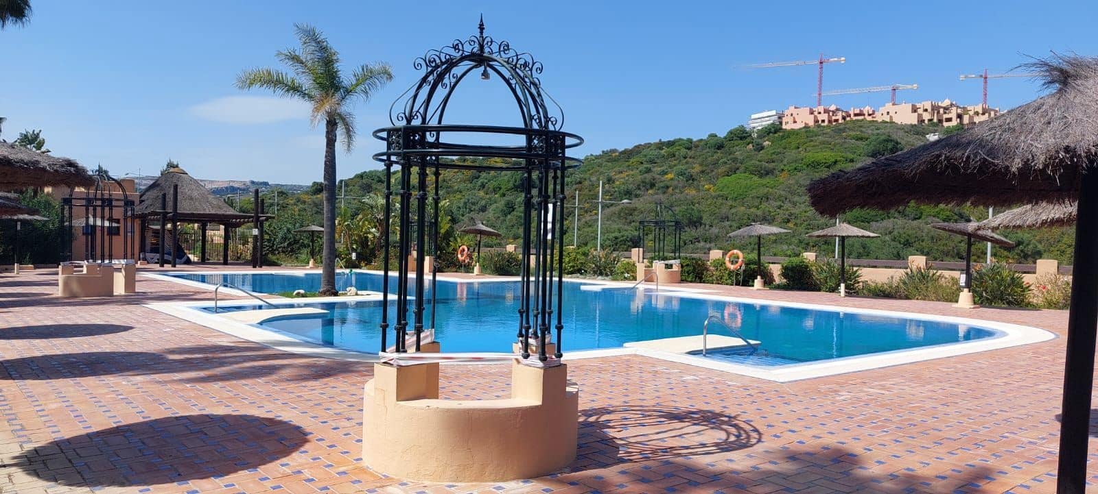 2 chambre Appartement à vendre à La Duquesa / Puerto de la Duquesa - 320 000 € (Ref: 9784603)