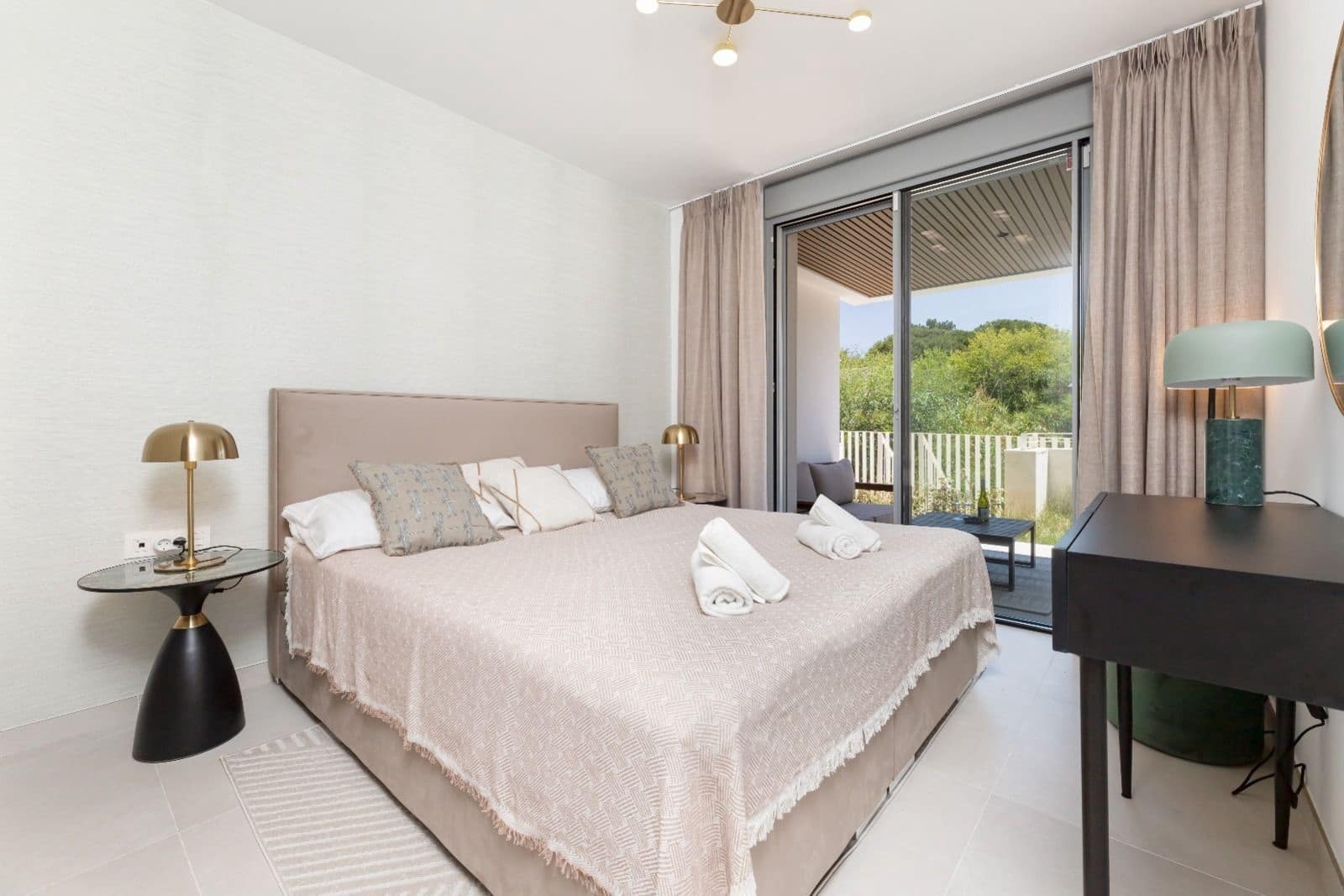 2 bedroom Apartment for sale in Elviria - € 730,000 (Ref: 9784608)