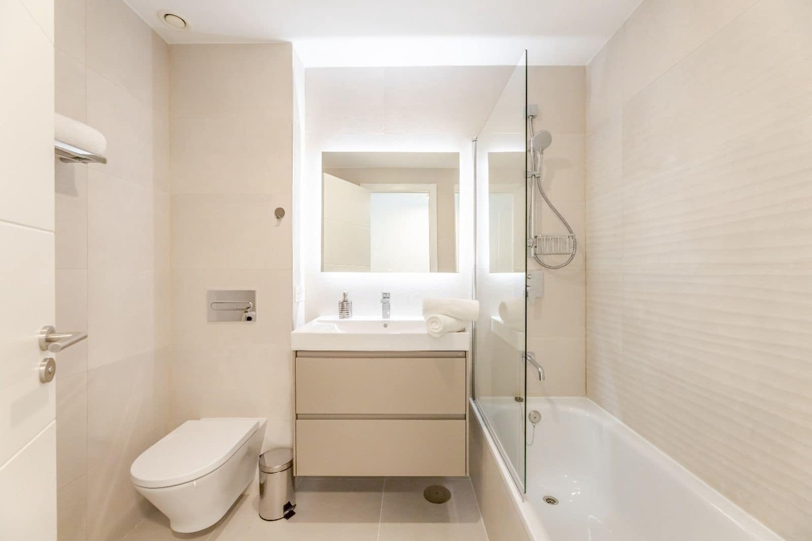 2 bedroom Apartment for sale in Elviria - € 730,000 (Ref: 9784608)