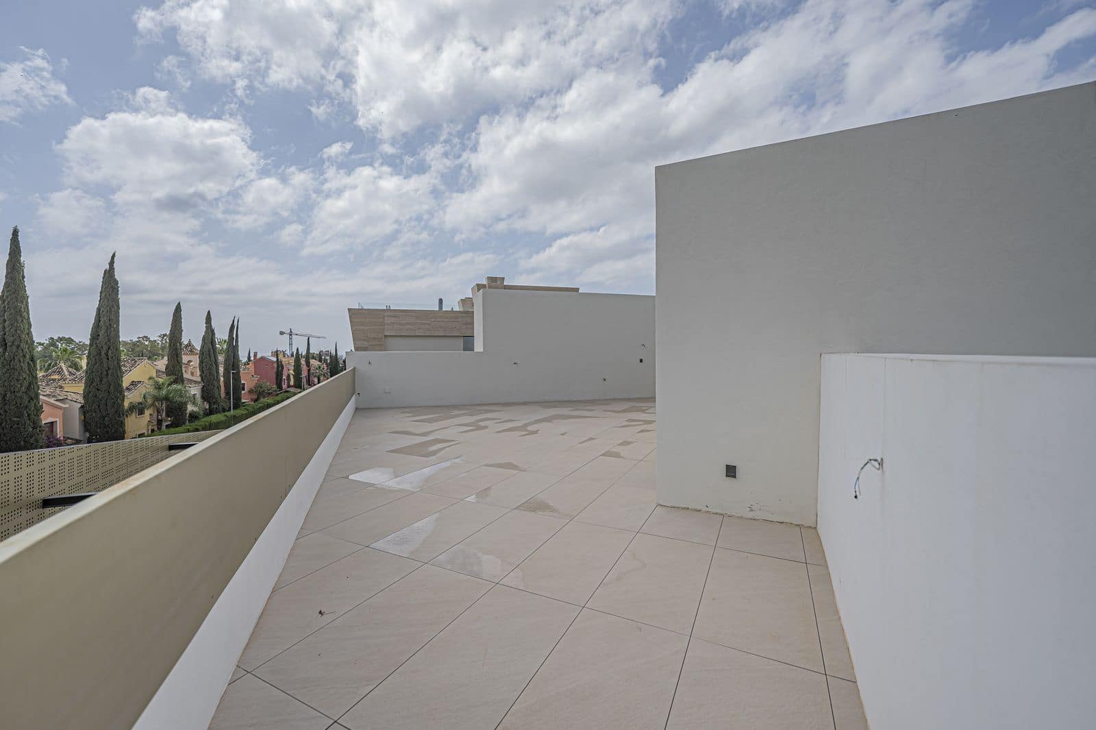 1 bedroom Apartment for sale in Golden Mile - € 1,750,000 (Ref: 9784618)