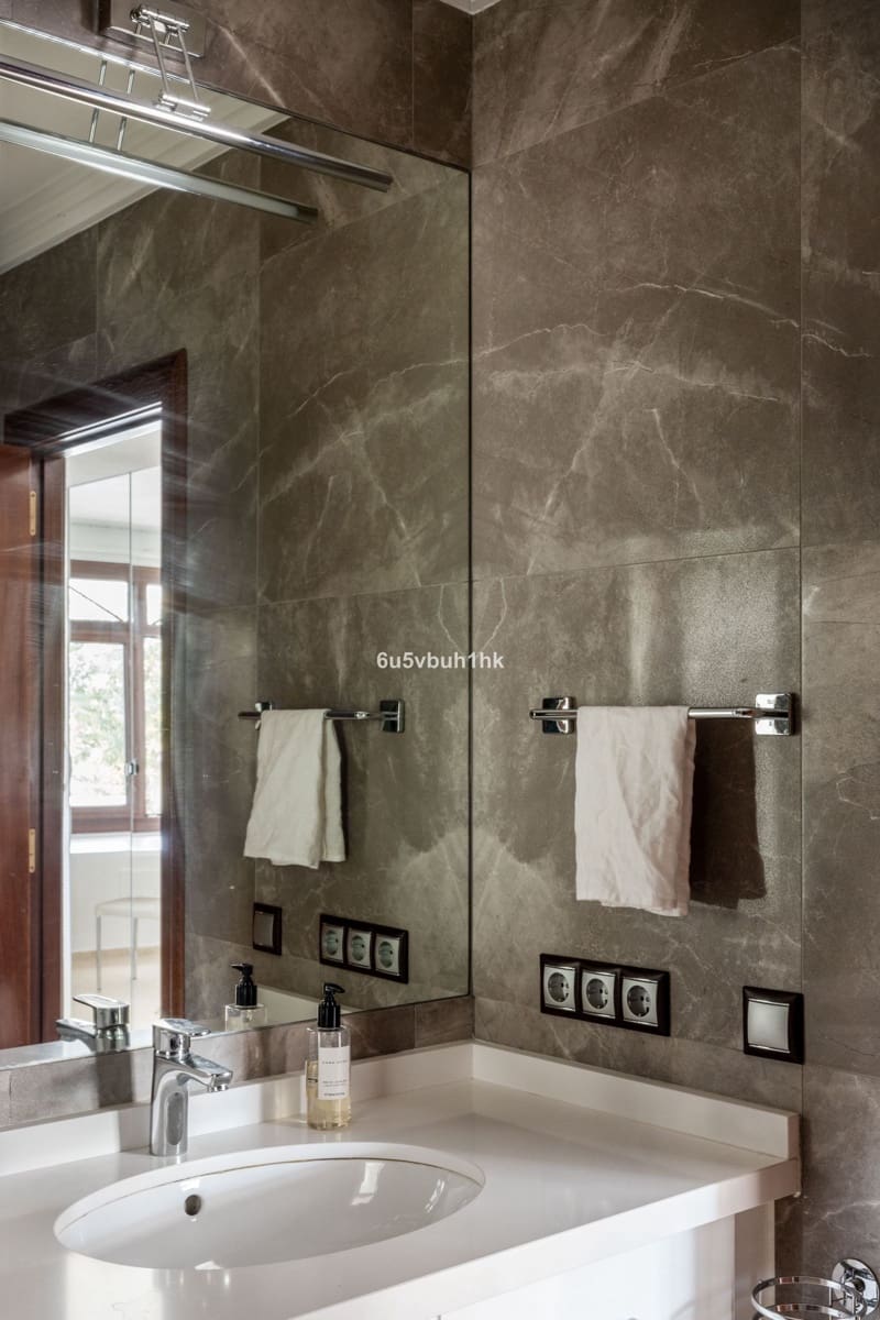 6 bedroom Villa for sale in Arroyo de la Miel - € 1,690,000 (Ref: 9784626)