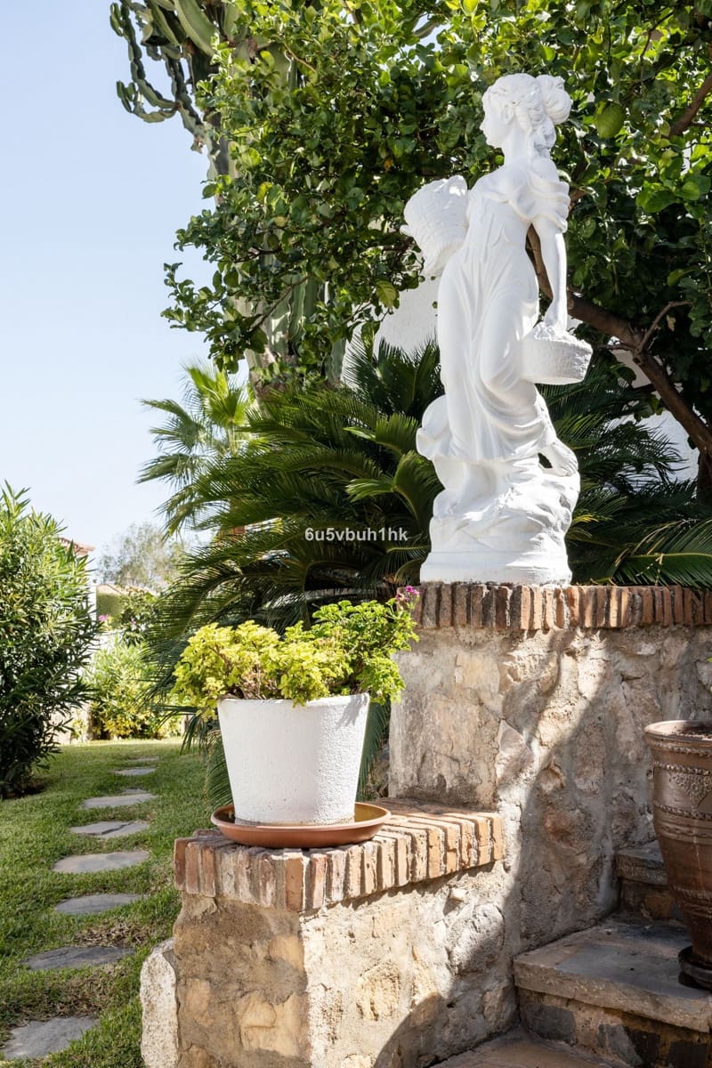 6 bedroom Villa for sale in Arroyo de la Miel - € 1,690,000 (Ref: 9784626)