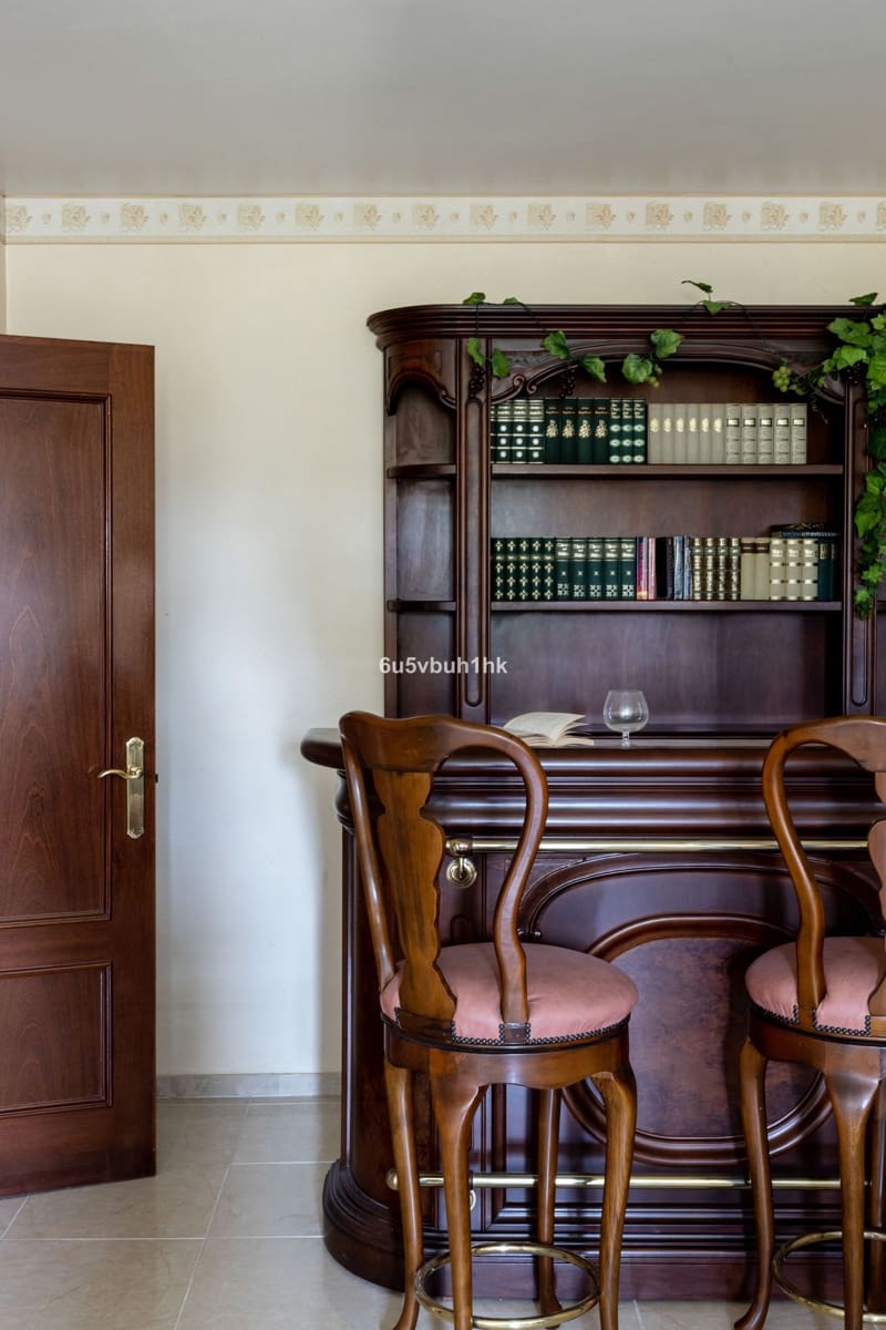 6 bedroom Villa for sale in Arroyo de la Miel - € 1,690,000 (Ref: 9784626)