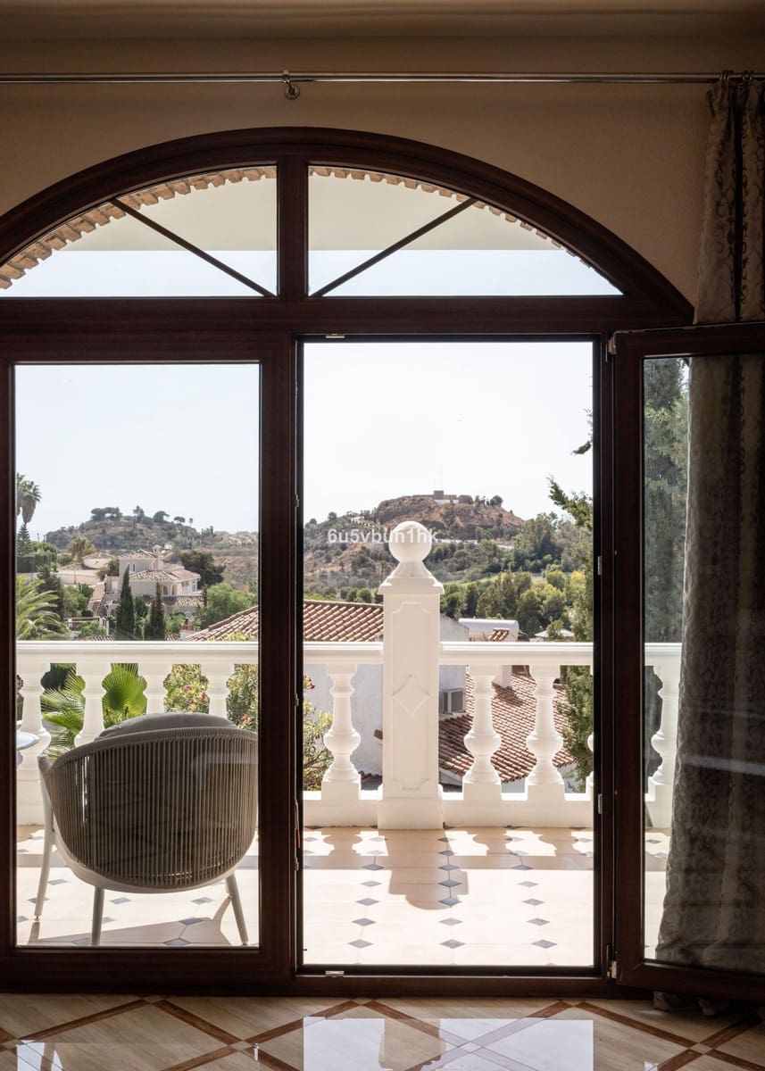 6 bedroom Villa for sale in Arroyo de la Miel - € 1,690,000 (Ref: 9784626)