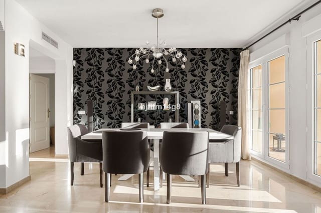 3 sovrum Takvåning till salu i Nueva Andalucia, Marbella - 1 525 000 € (Ref: 9784628)