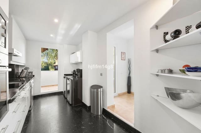 3 sovrum Takvåning till salu i Nueva Andalucia, Marbella - 1 525 000 € (Ref: 9784628)