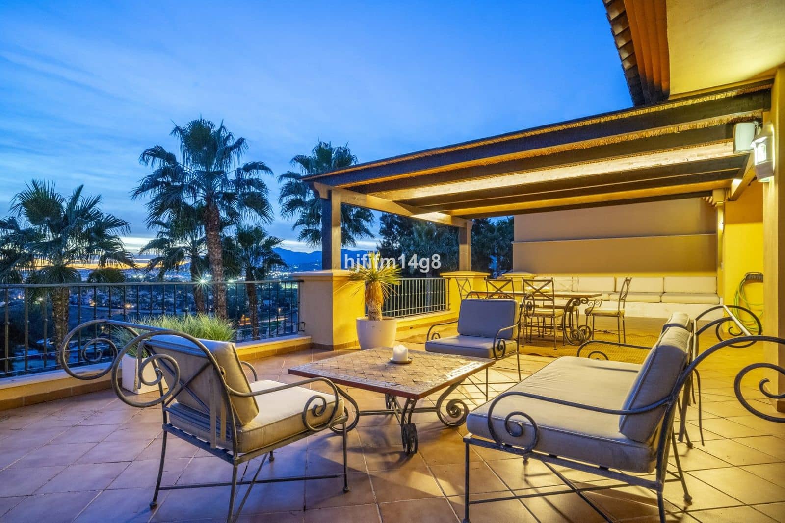 3 sovrum Takvåning till salu i Nueva Andalucia - 1 525 000 € (Ref: 9784628)