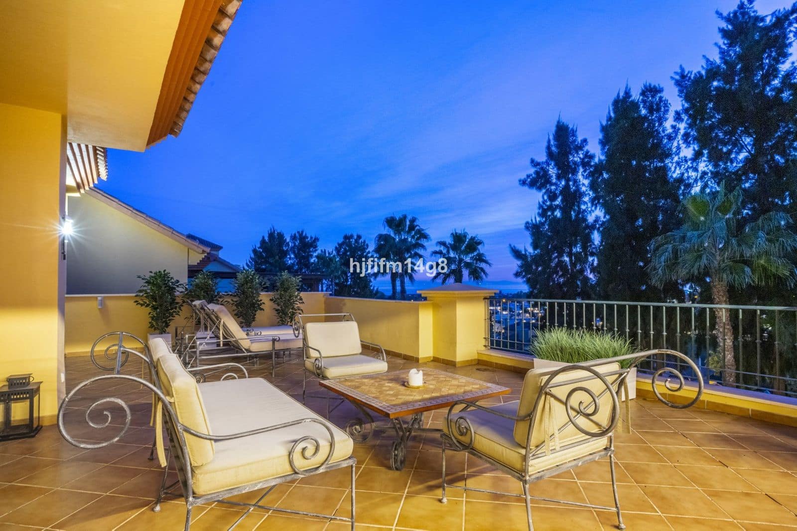 3 sovrum Takvåning till salu i Nueva Andalucia - 1 525 000 € (Ref: 9784628)