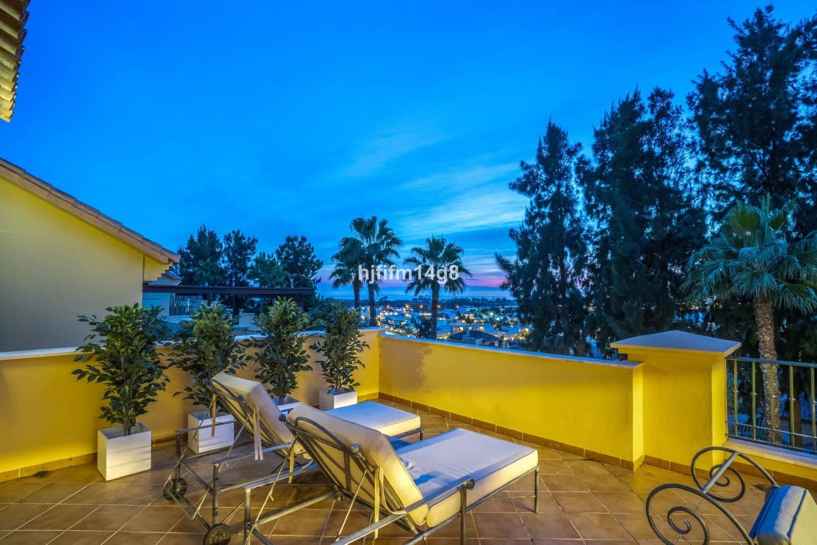 3 sovrum Takvåning till salu i Nueva Andalucia - 1 525 000 € (Ref: 9784628)