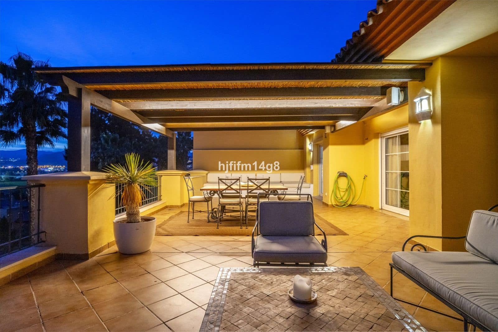 3 sovrum Takvåning till salu i Nueva Andalucia - 1 525 000 € (Ref: 9784628)