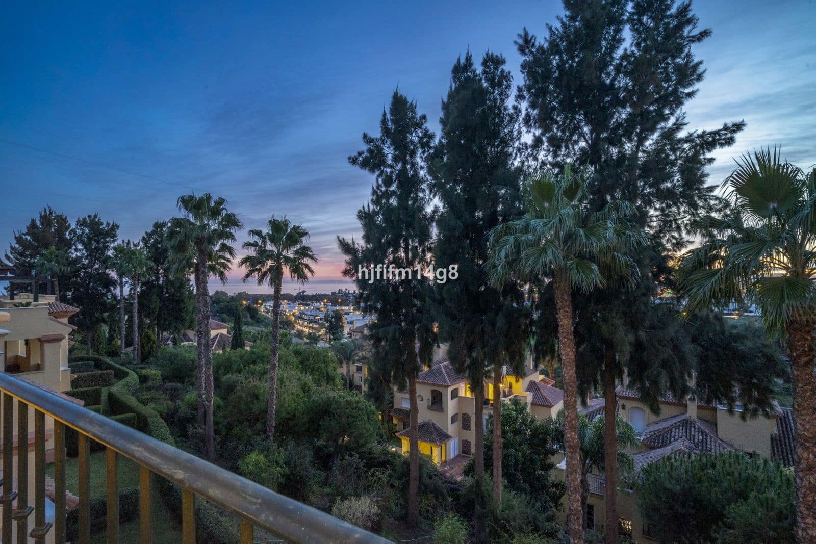 3 sovrum Takvåning till salu i Nueva Andalucia - 1 525 000 € (Ref: 9784628)