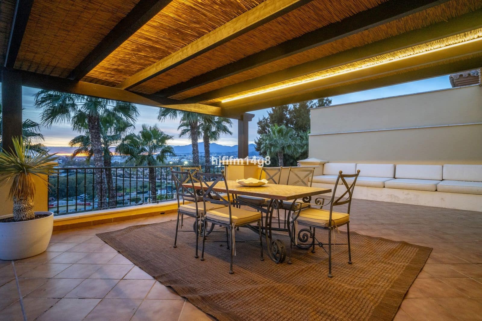 3 sovrum Takvåning till salu i Nueva Andalucia - 1 525 000 € (Ref: 9784628)