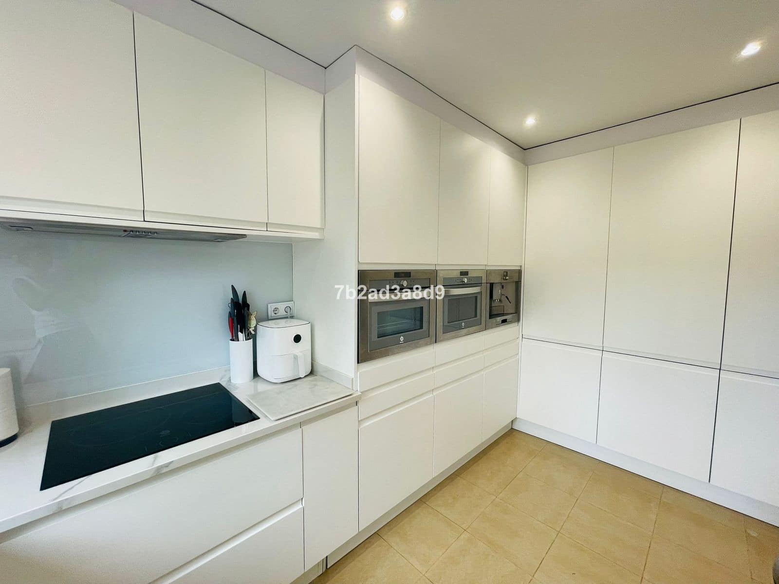 5 soverom Hus til salgs i Bahia de Marbella - € 1 250 000 (Ref: 9784639)