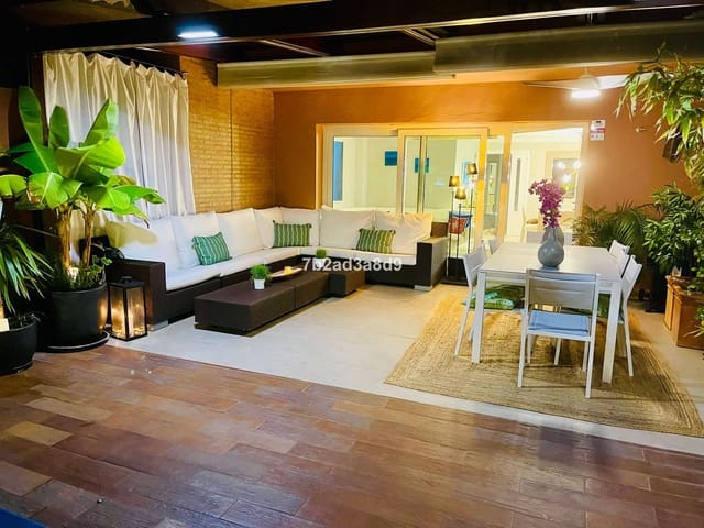 5 soverom Hus til salgs i Bahía de Marbella, Marbella - € 1 250 000 (Ref: 9784639)