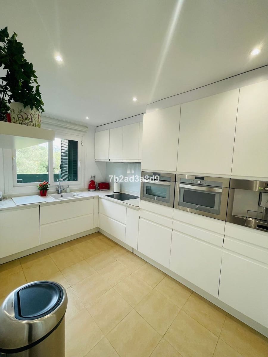 5 soverom Hus til salgs i Bahia de Marbella - € 1 250 000 (Ref: 9784639)