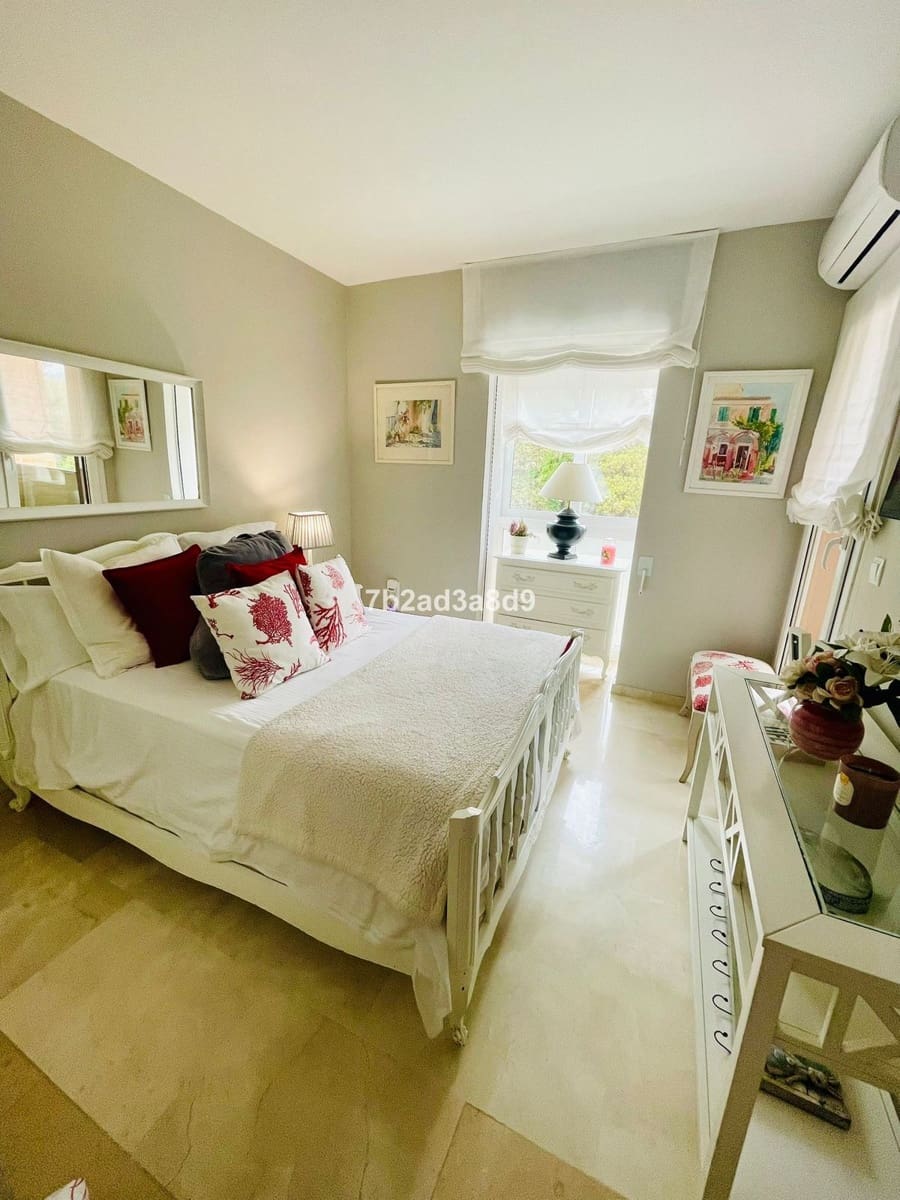 5 soverom Hus til salgs i Bahia de Marbella - € 1 250 000 (Ref: 9784639)