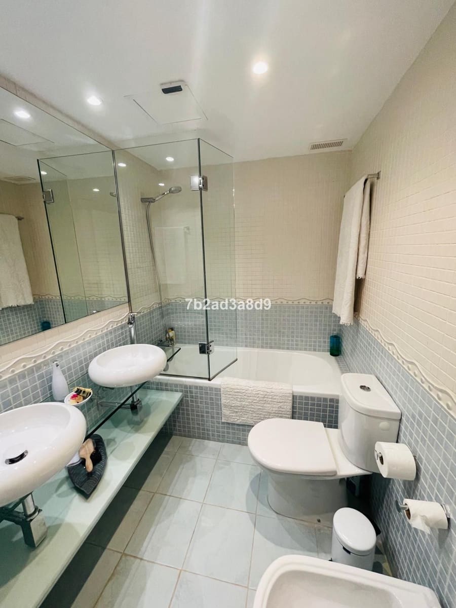 5 soverom Hus til salgs i Bahia de Marbella - € 1 250 000 (Ref: 9784639)