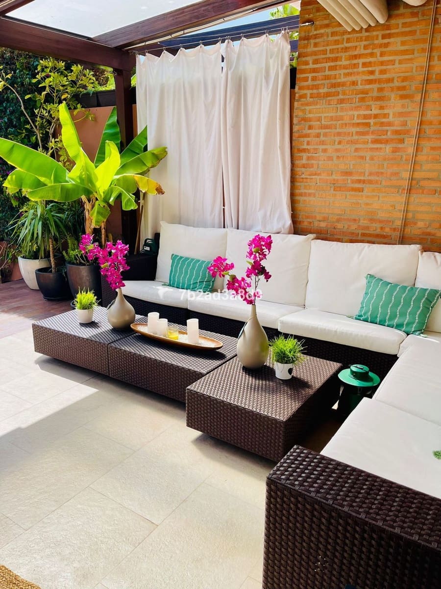 5 soverom Hus til salgs i Bahia de Marbella - € 1 250 000 (Ref: 9784639)