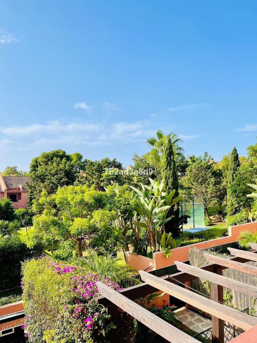 5 soverom Hus til salgs i Bahia de Marbella - € 1 250 000 (Ref: 9784639)