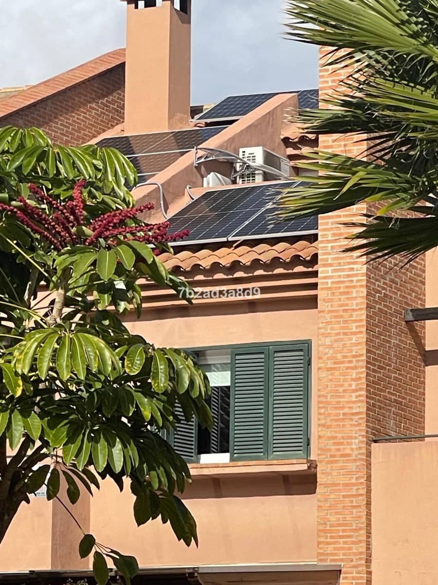 5 soverom Hus til salgs i Bahia de Marbella - € 1 250 000 (Ref: 9784639)