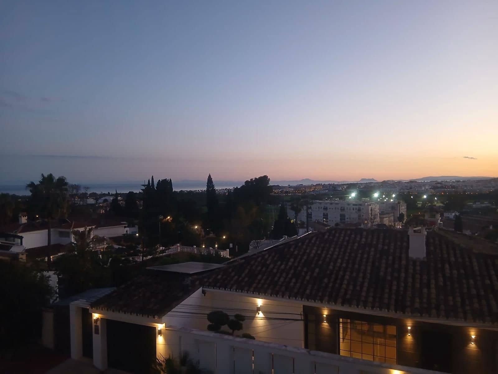 2 soveværelse Semi-Rækkehus til salg i Nueva Andalucia - € 480.000 (Ref: 9784656)