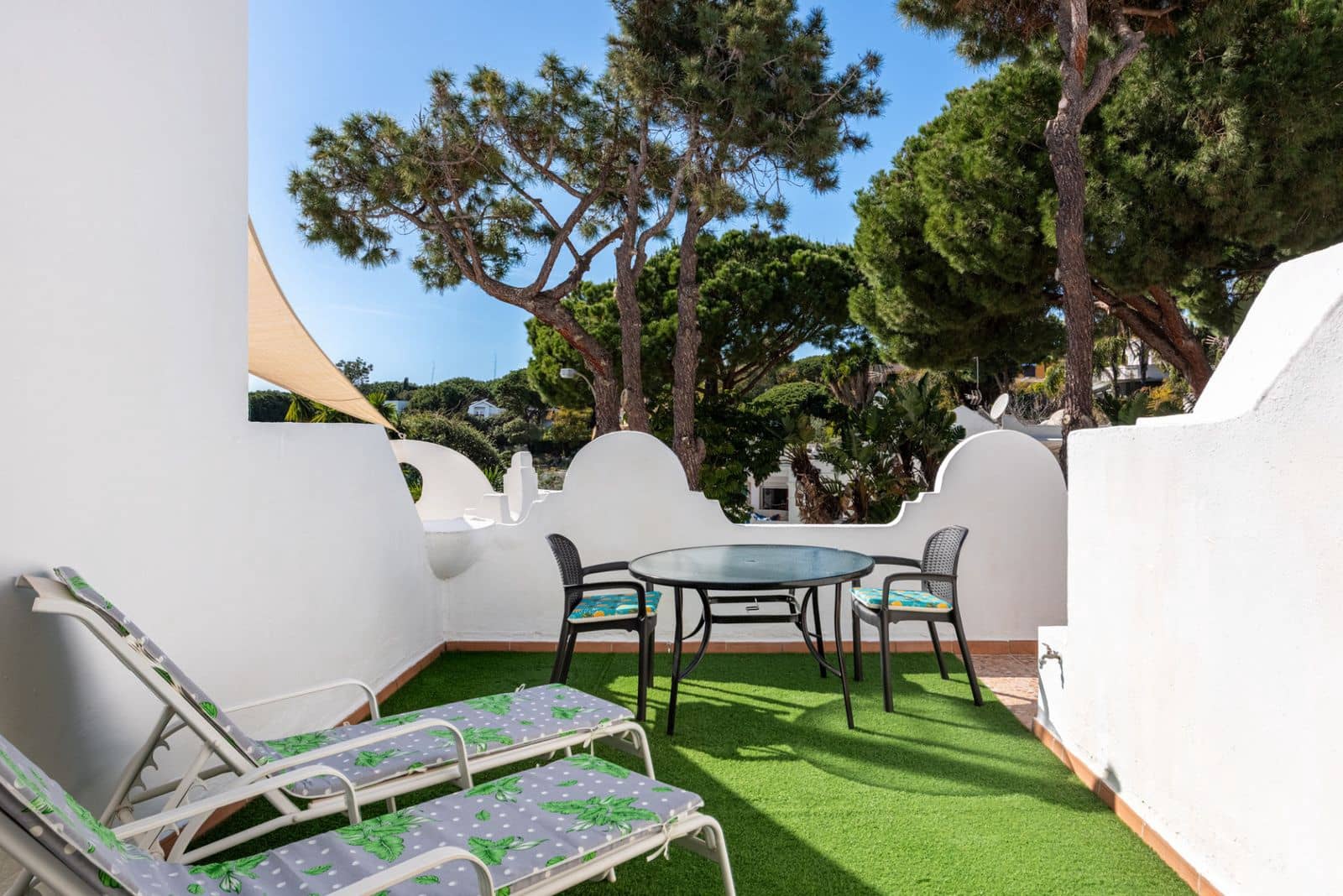 2 bedroom Townhouse for sale in Cabopino - € 335,000 (Ref: 9784658)