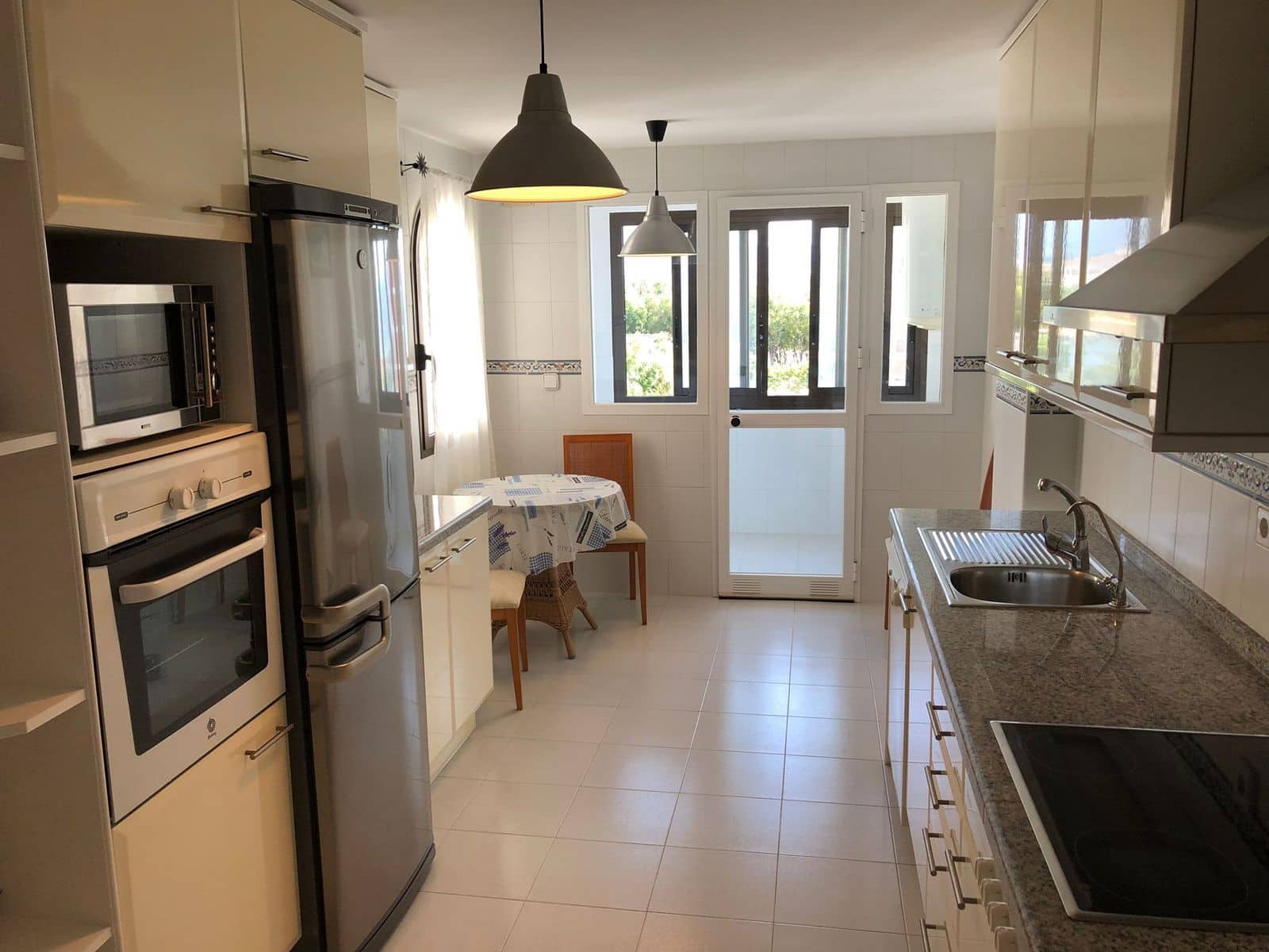 3 soveværelse Lejlighed til salg i La Duquesa / Puerto de la Duquesa - € 520.000 (Ref: 9784660)