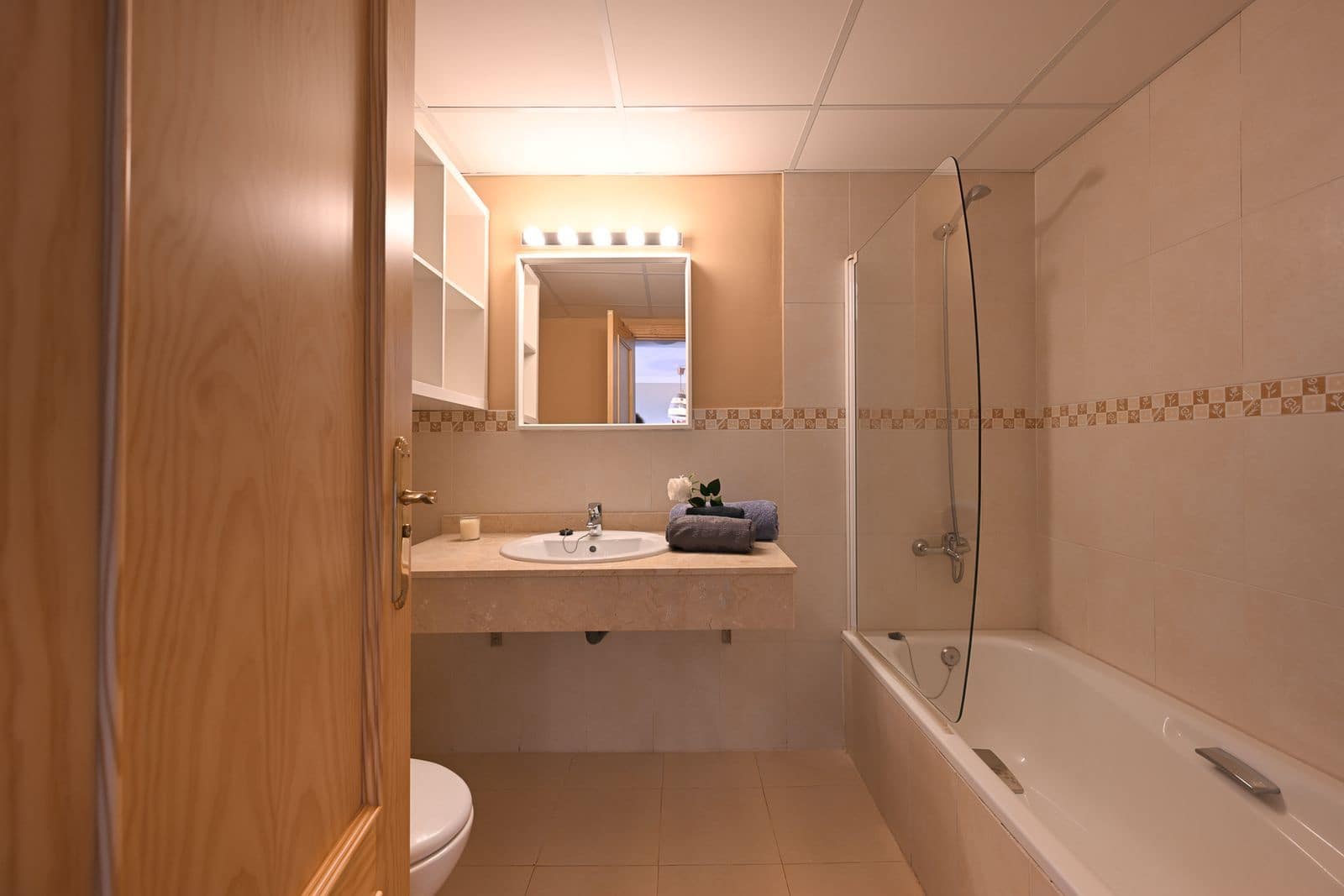 2 bedroom Apartment for sale in Calahonda - € 320,000 (Ref: 9784664)