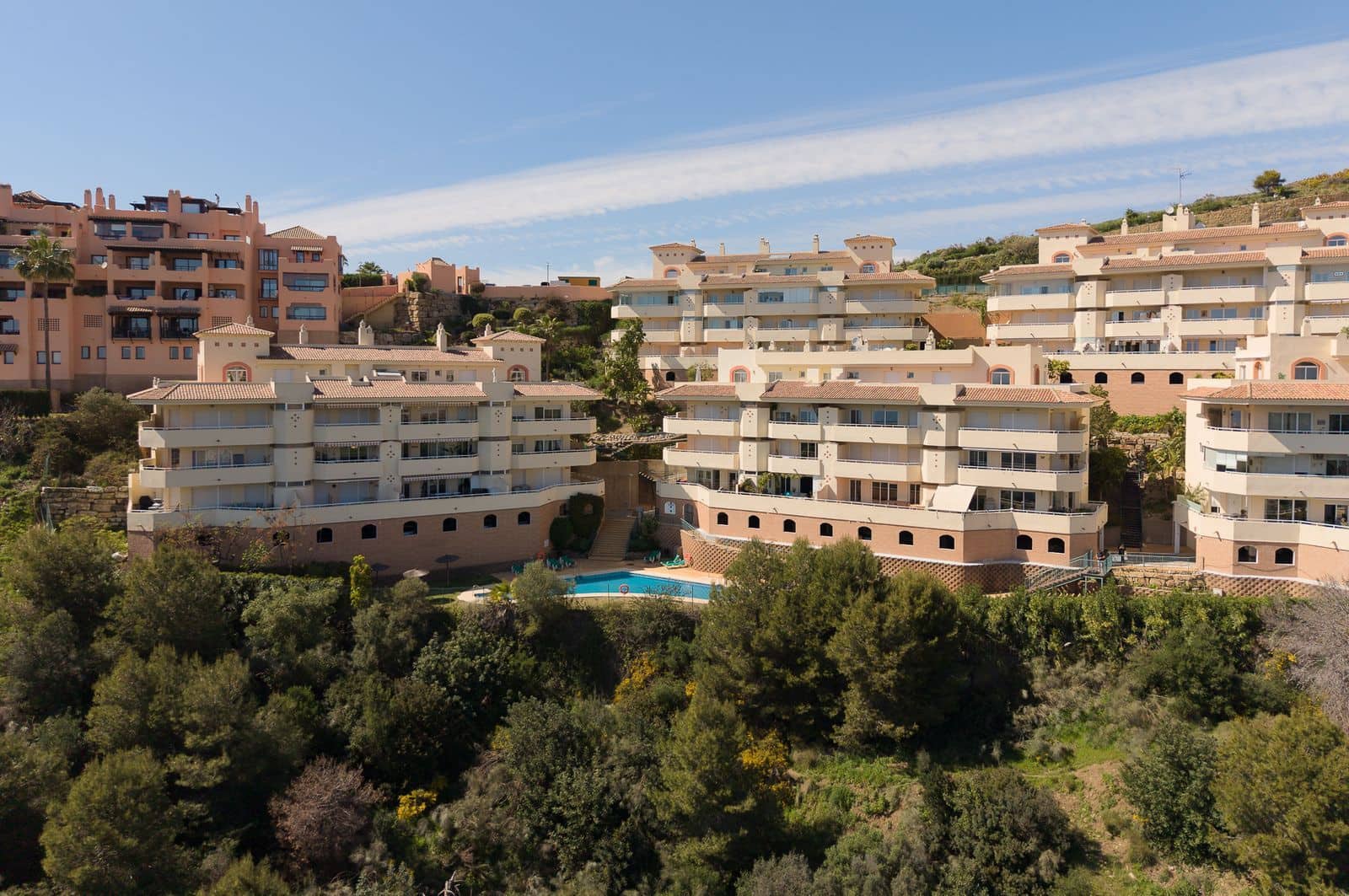 2 bedroom Apartment for sale in Calahonda - € 320,000 (Ref: 9784664)