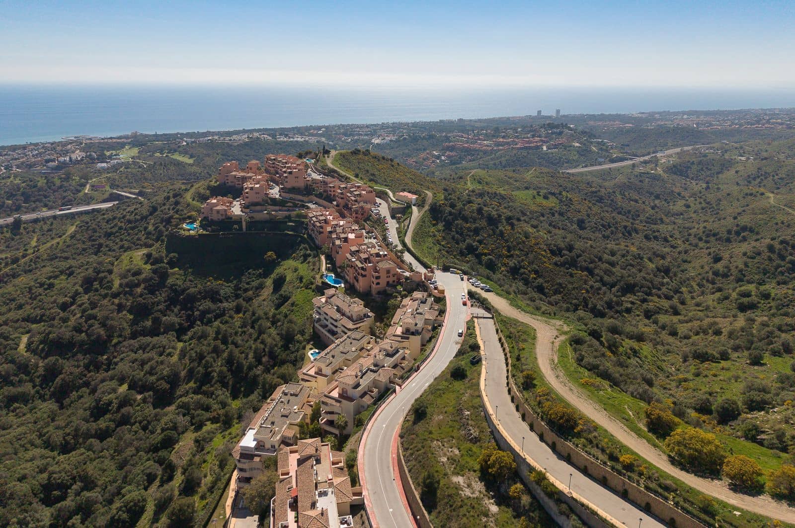 2 bedroom Apartment for sale in Calahonda - € 320,000 (Ref: 9784664)