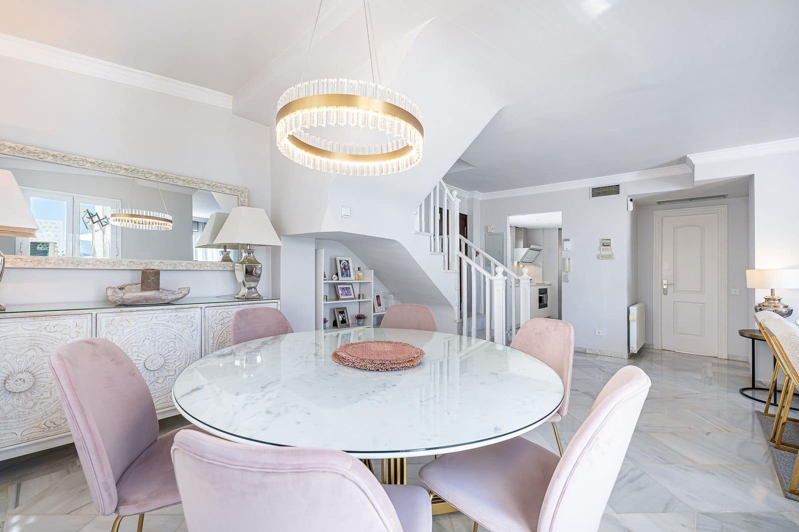 3 sypialnia Dom na sprzedaż w Nueva Andalucia - 945 000 € (Ref: 9784665)