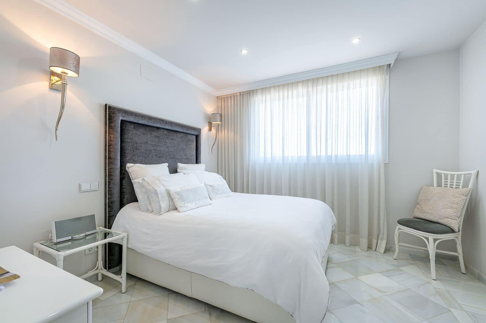 3 sypialnia Dom na sprzedaż w Nueva Andalucia - 945 000 € (Ref: 9784665)